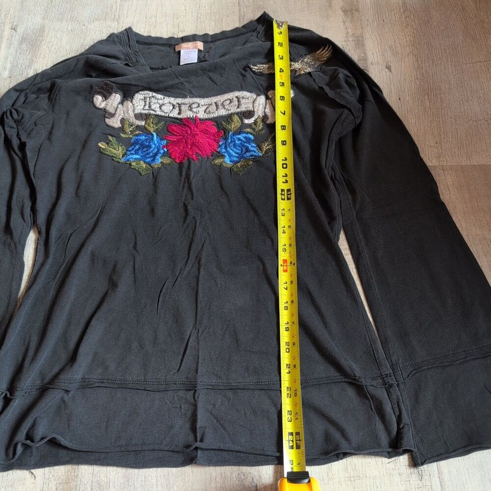 Women's Forever 21 Long Flare Sleeve Top Shirt Embroidered Floral Black L - Picture 7 of 7